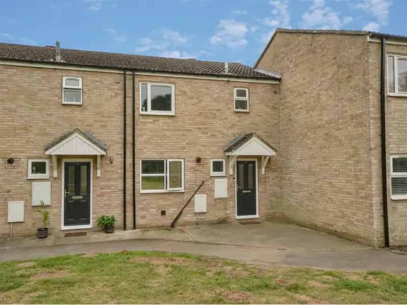 3 Bed Mid Terrace House For Sale