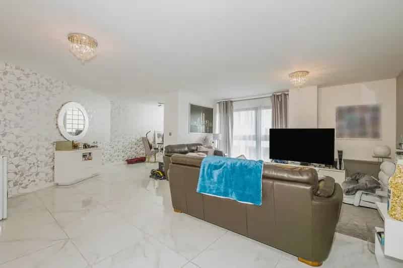 One Bedroom Apartment Cardiff City Centre Zero Deposit Available