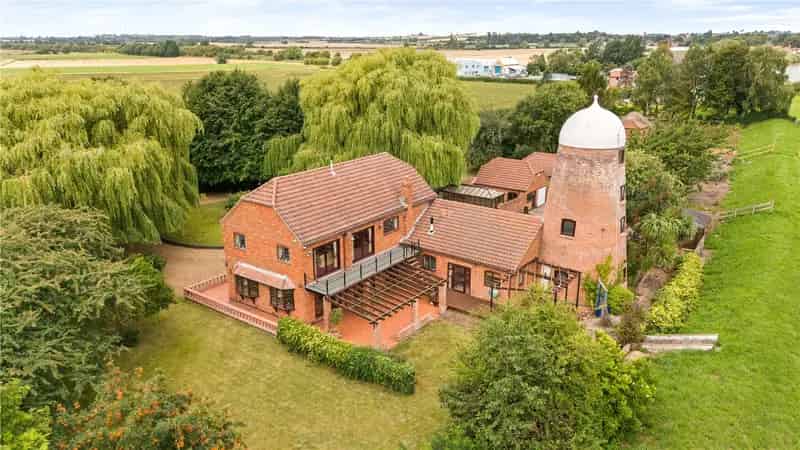 Landmark Converted Windmill 3.5 Acres South Street