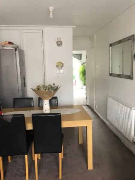 2 Double Bedroom Maisonette Near Mabely Green and Victoria Park