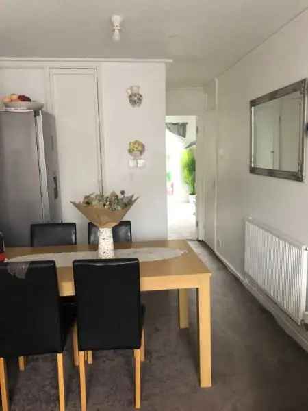 2 Double Bedroom Maisonette Near Mabely Green and Victoria Park
