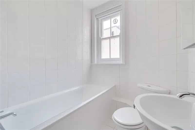 3 Bedroom Flat Queens Club Gardens London