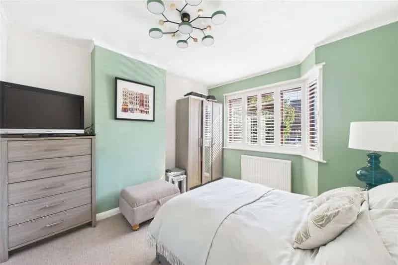 4 bed house for sale