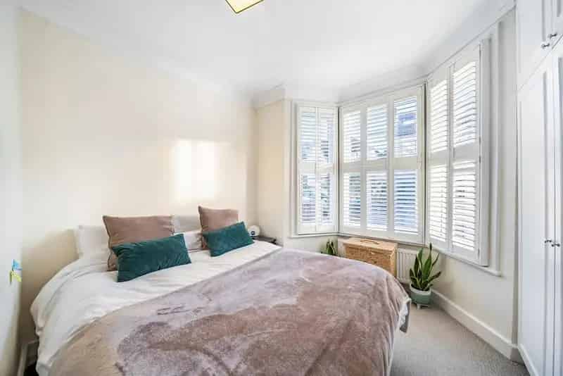 Two Double Bedroom Garden Flat near South Wimbledon Tube