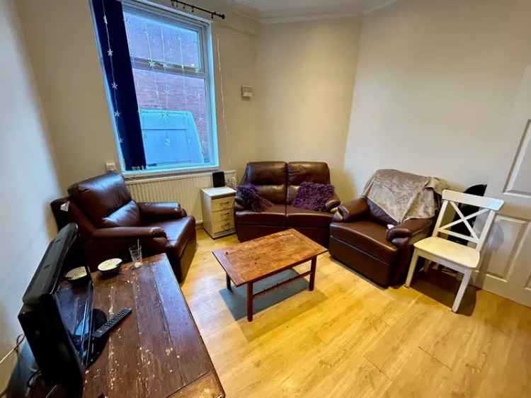 4 Double Bedroom House in Fallowfield - Zero Deposit Option