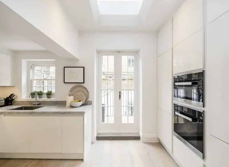 Stunning 3-Double Bedroom Apartment with Large Garden