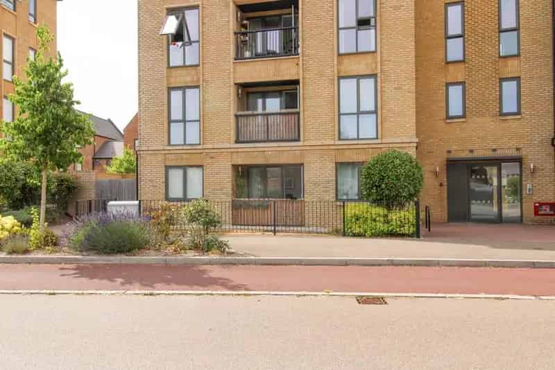 2 Bedroom Apartment for Sale Cambridge