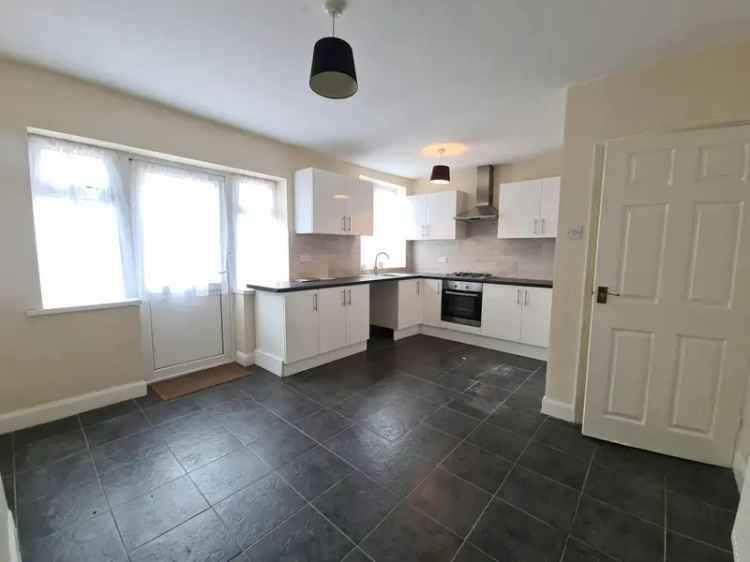 3 Bed Semi-Detached House with Driveway Parking and Garden