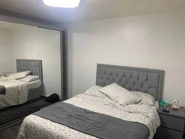 Westfield Flat Near Trams and Shopping Centers