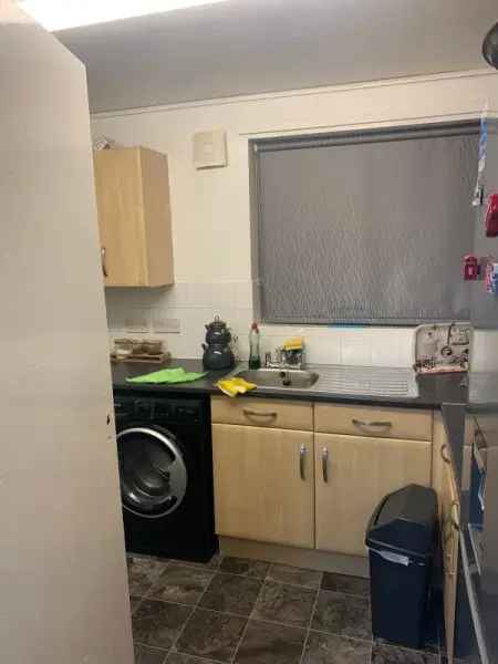 Flat For Rent in Sheffield, England