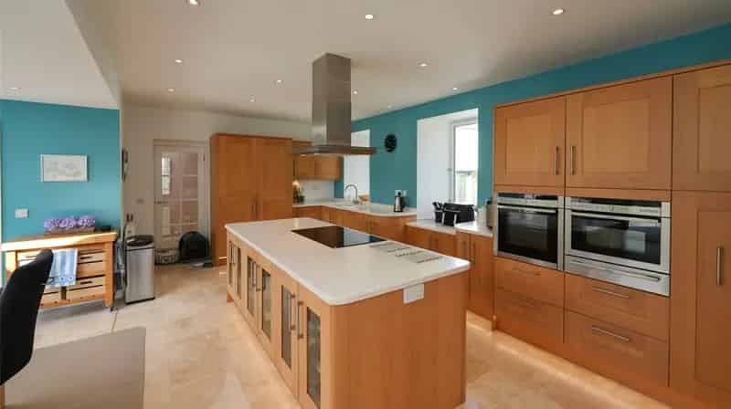 Mulloch House: Luxury Farmhouse with Granary Cottage and 12 Acres