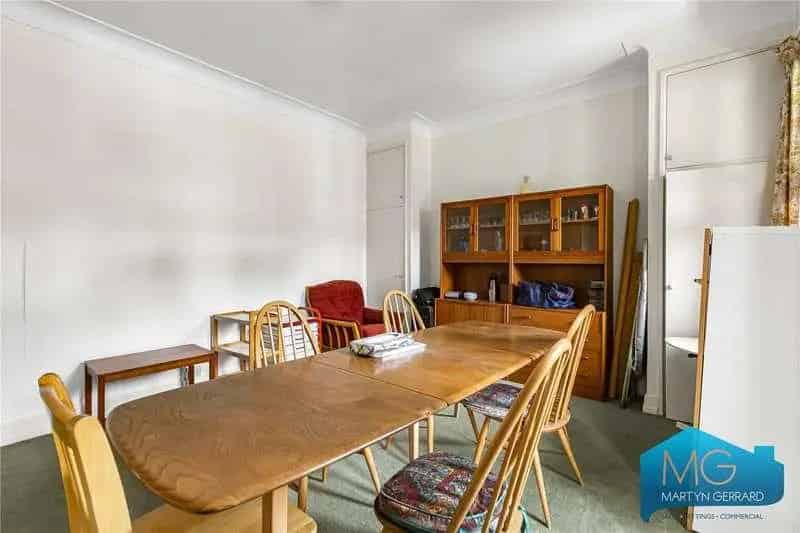 3 Bed Flat for Sale - Large, 1150 sq ft, 2 Reception Rooms, Garage