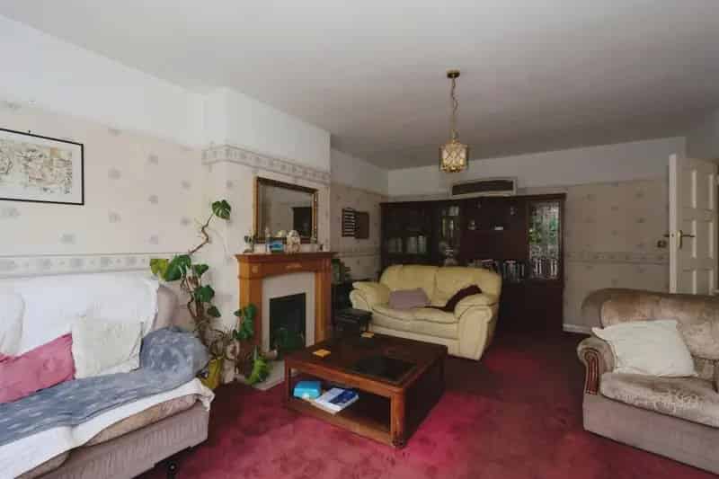 Four Bedroom Georgian House Near Worthing Seafront
