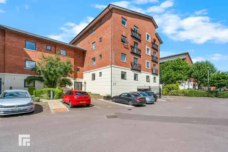 2 Bedroom Apartment for Sale in Cardiff Bay