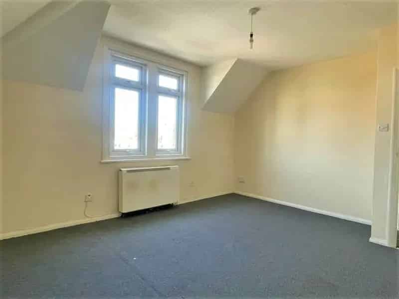3 Bedroom Maisonette for Sale near Folkestone West Station