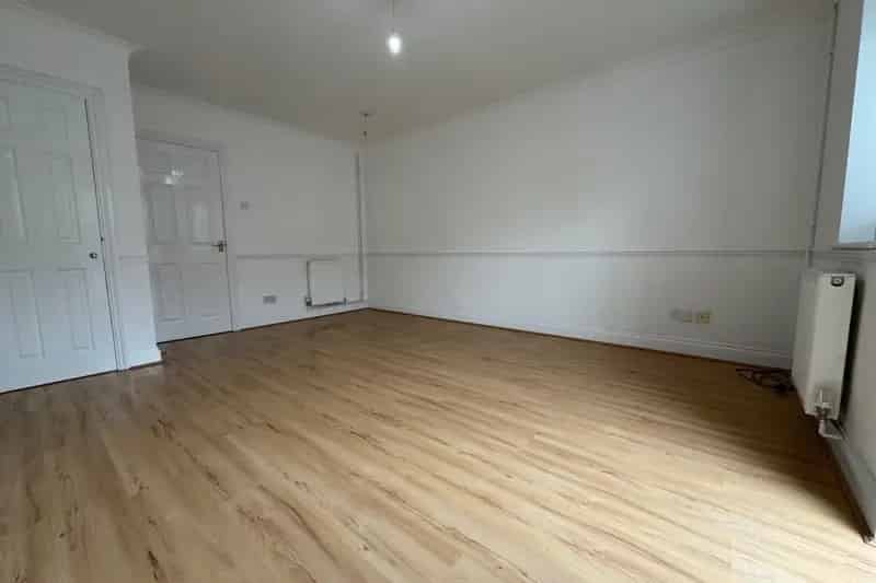 Two Bedroom House Near Train Station Zero Deposit Option