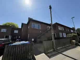 Two Double Bedroom First Floor Apartment - Chain Free