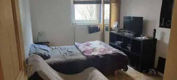 3 Bed Flat near Amenities and Transport Links