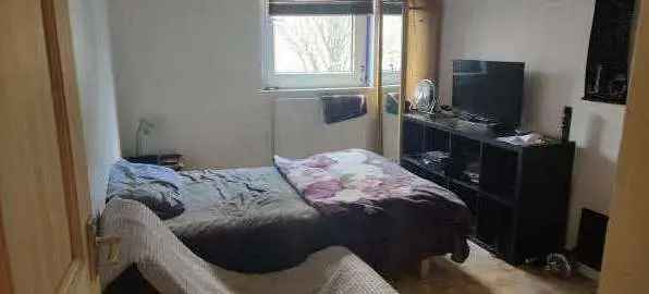 Flat For Rent in Southend-on-Sea, England