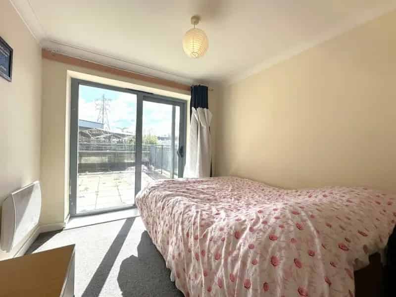 1 Bedroom Flat To Rent Available Now