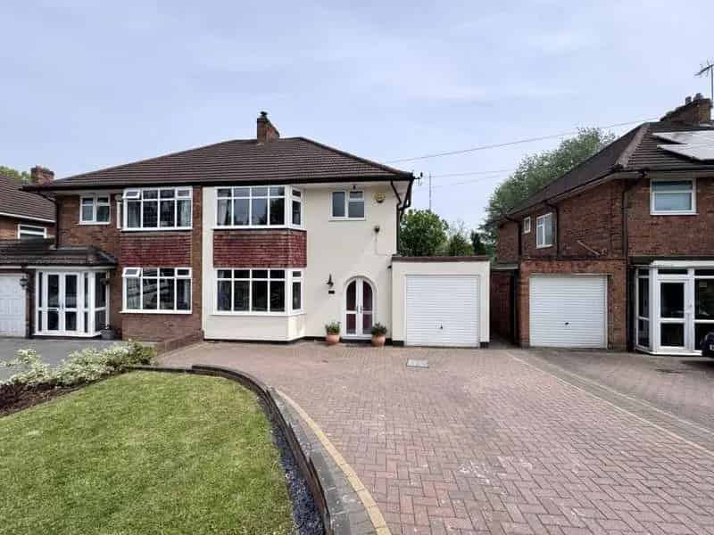 3 Bedroom Semi-Detached House for Sale