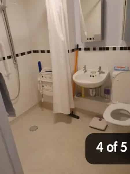 Spacious Hamstreet Flat with Lift Wet Room and Communal Gardens