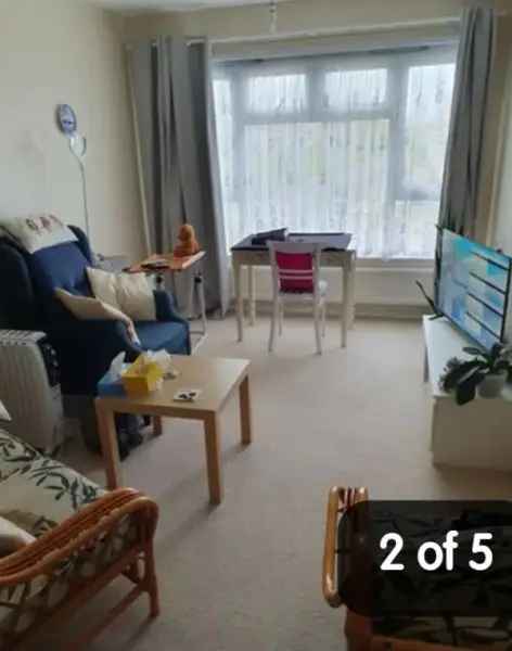 Flat For Rent in Ashford, England