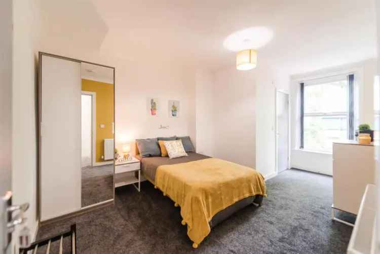 6 Bedroom House Share Ensuite Room Available Now