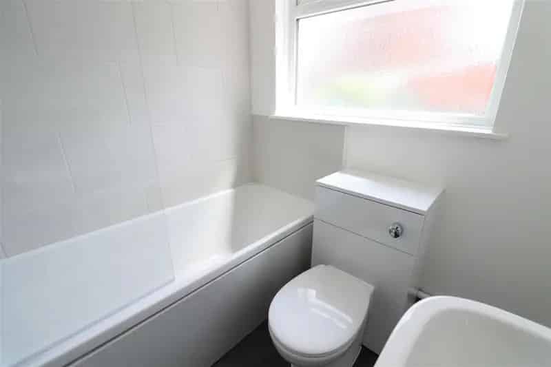 2 Bedroom Detached House To Rent