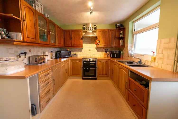 4 bedroom semi-detached house for sale