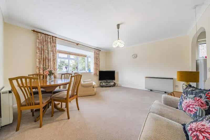 One Bedroom Retirement Flat - Newly Fitted Shower Room