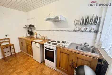 3 Bed Semi-Detached House Southampton