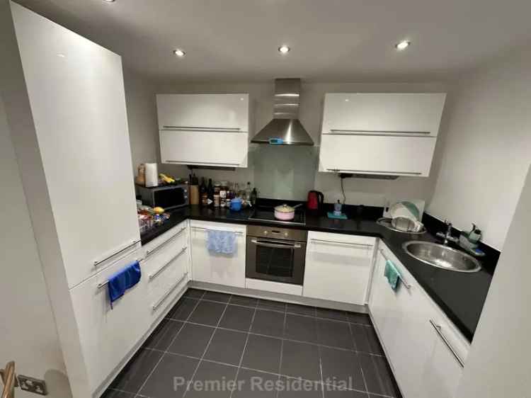 1 Bedroom Furnished Apartment Near Manchester City Centre