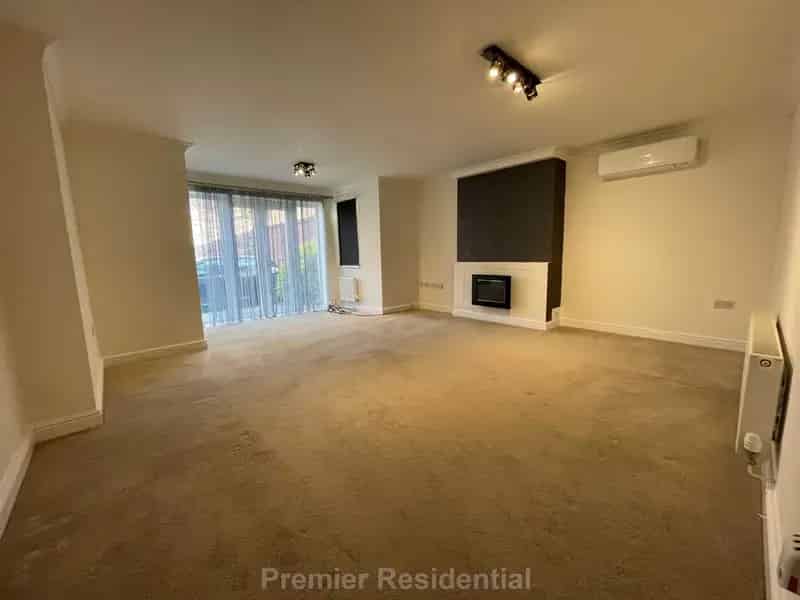 3 Bedroom Townhouse to Rent in Fallowfield