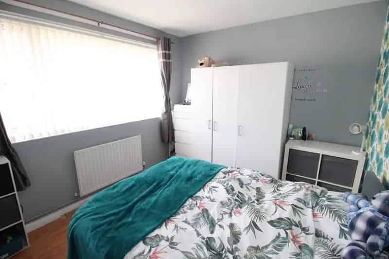 2 Bedroom Semi Detached House Middleton West Yorkshire