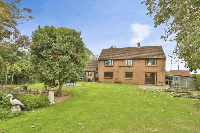 4 Double Bedroom Detached House Holme Hale