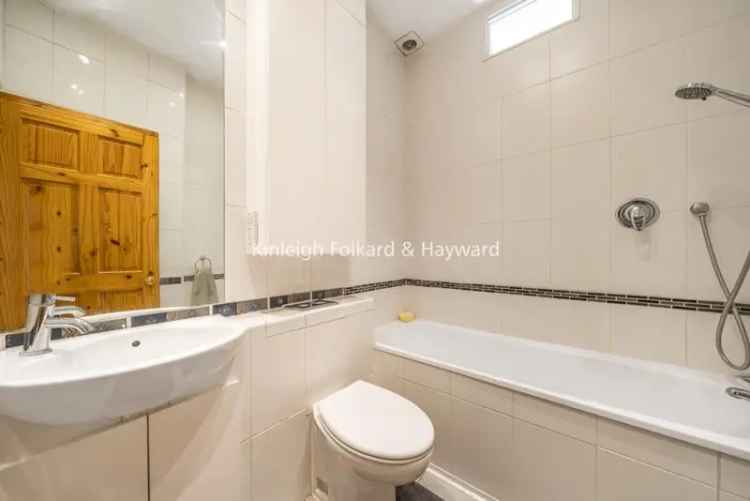 Spacious 3-Bedroom Apartment Near Ealing Broadway