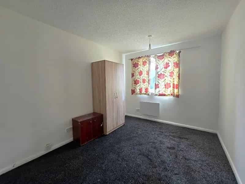 1 Bedroom Flat to Rent Coventry CV5 - Modern Kitchen Parking