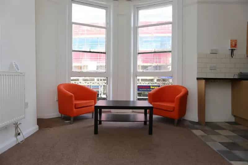 5 Bedroom Maisonette To Rent
