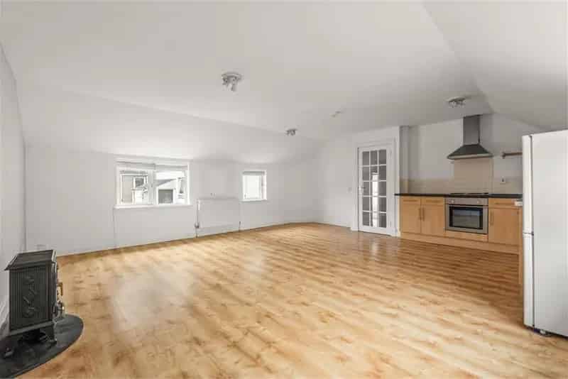 2 Bed Terraced House with 2 Reception Rooms