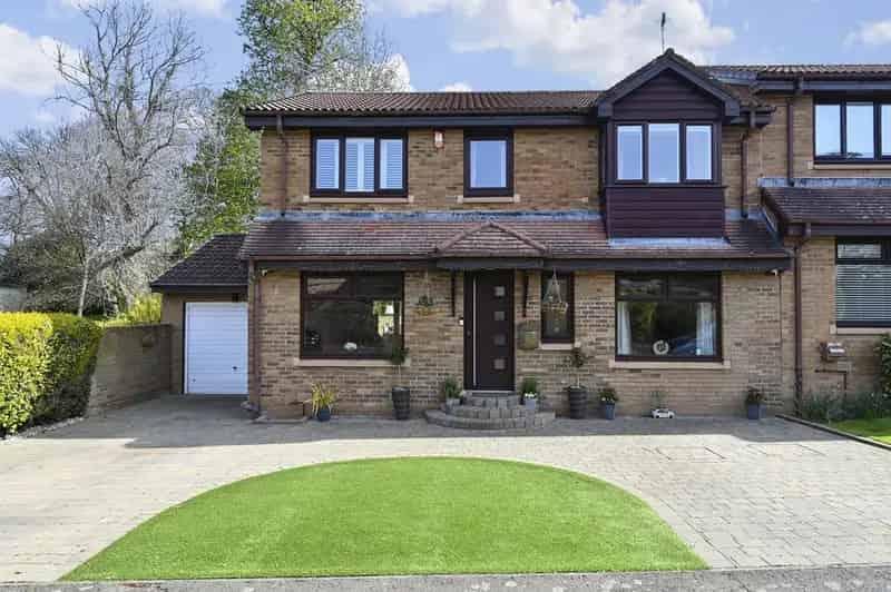 4 Bedroom End Terrace House for Sale in Edinburgh