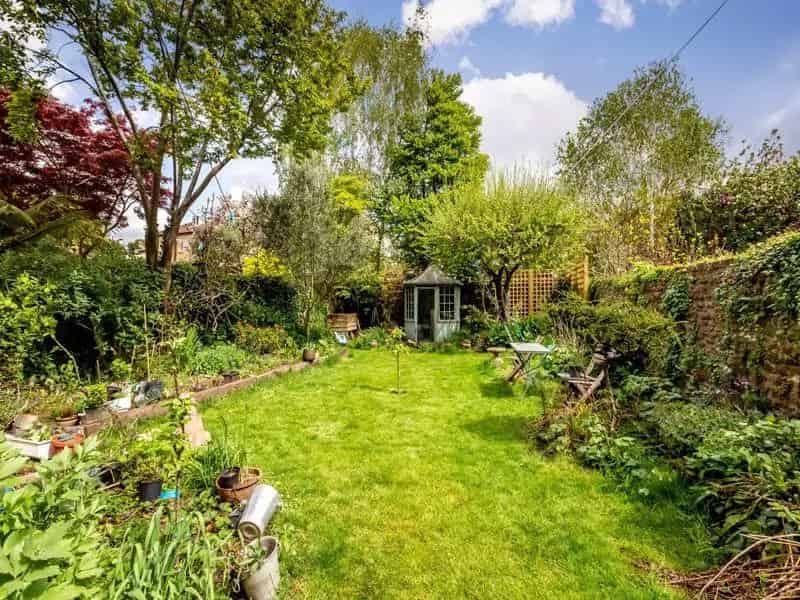 5 Bedroom Semi-Detached House for Sale