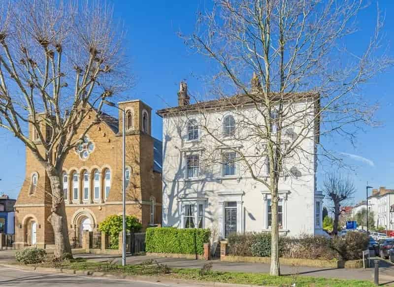 Flat For Sale , Maple Road, London, England