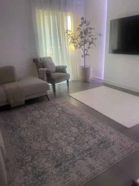 2 Bedroom Maisonette near 02 Arena with River Views