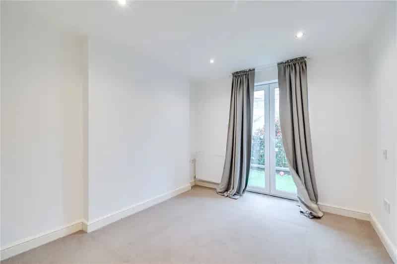 1 Bedroom Flat Fulham Private Roof Terrace Long Lease