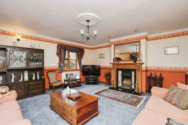 4 Double Bedroom Detached Home with Landscaped Gardens and Double Garage