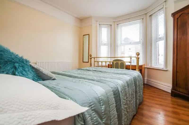 6 Bedroom Detached Student House Winton