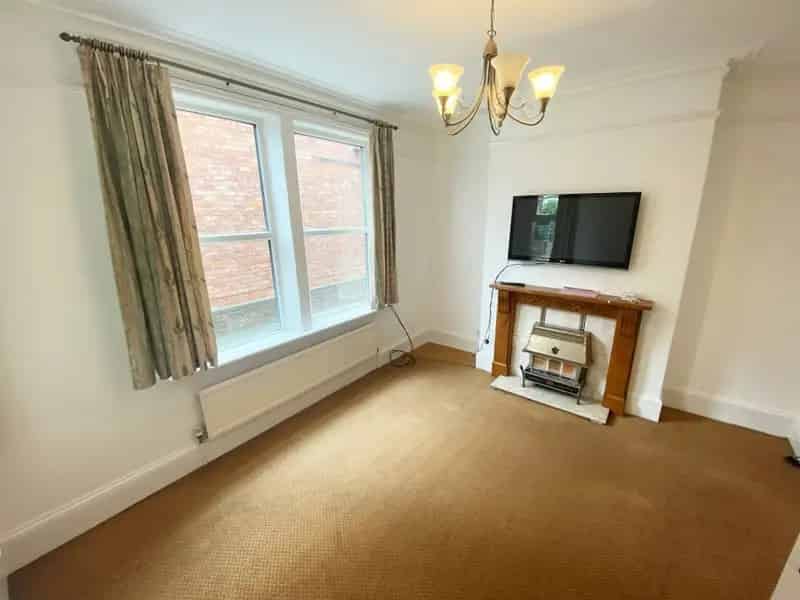 Large 4 Bedroom Detached House To Rent