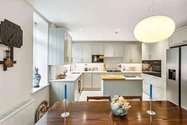 Belsize Avenue, Belsize Park, NW3 4BG | Property for sale | Savills