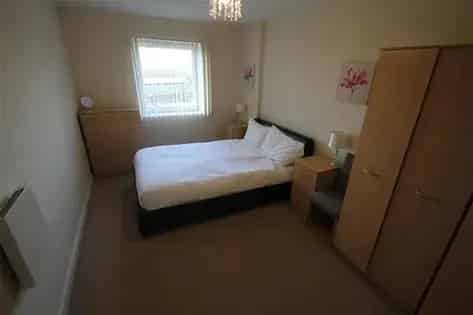 2 Bed Cardiff Bay Apartment Balcony En-suite